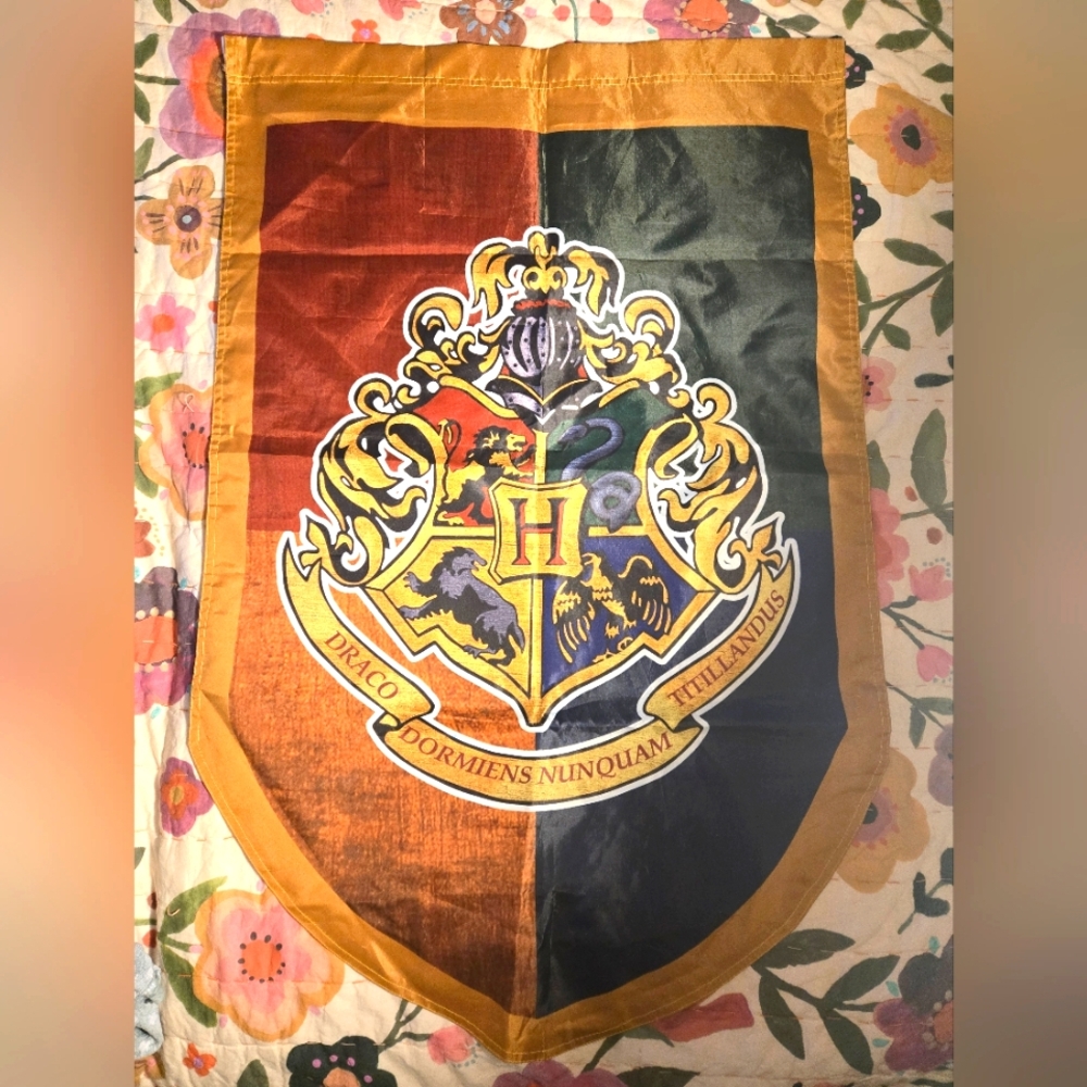 Harry Potter House Crest Wall Banner - Multicolor